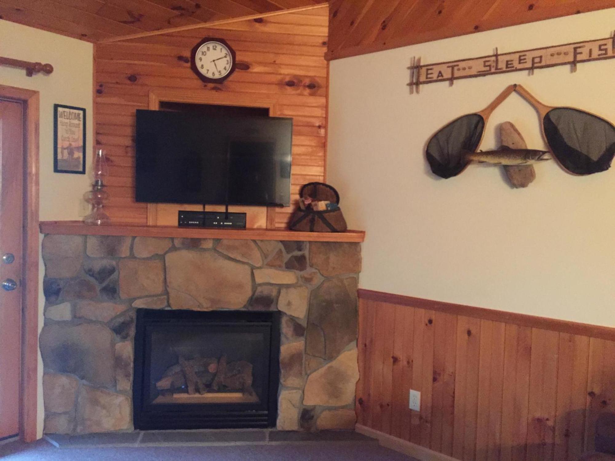 Rough Cut Lodge Gaines Δωμάτιο φωτογραφία